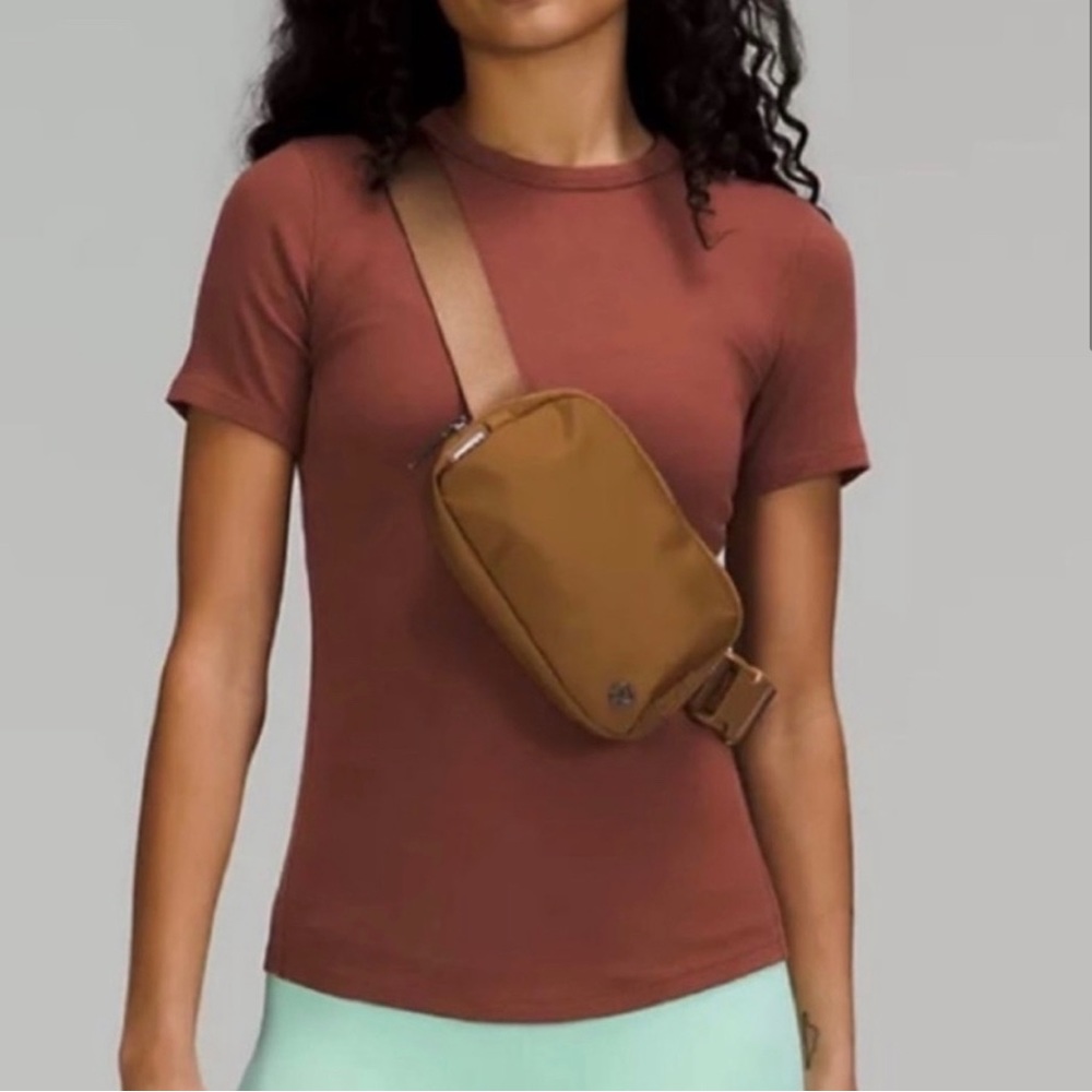 Lululemon Everywhere Belt Bag